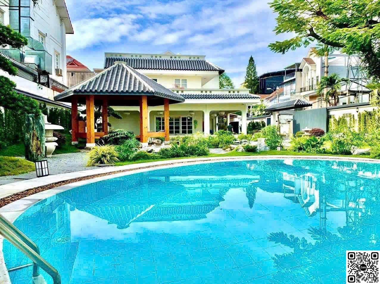 Hồ bơi biệt thự Thảo Điền gần sông Quận 2