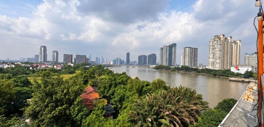 Cho thuê tòa nhà ven sông 2.500 m², 700 triệu/tháng