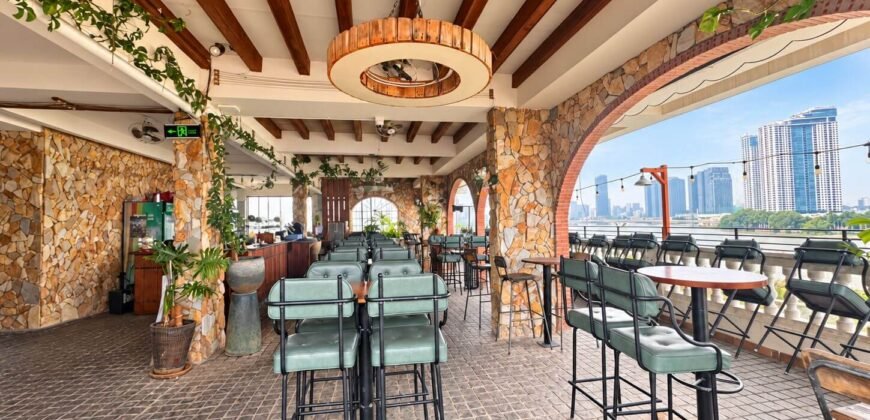 Cho thuê tòa nhà ven sông 2.500 m², 700 triệu/tháng