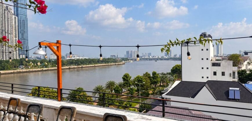 Cho thuê tòa nhà ven sông 2.500 m², 700 triệu/tháng