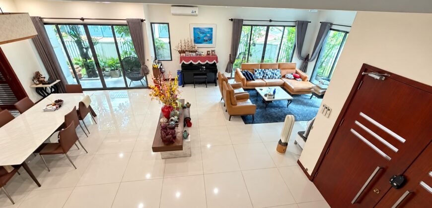 Biệt Thự Giang Văn Minh Quận 2, Góc 2 Mặt Tiền, 277m²