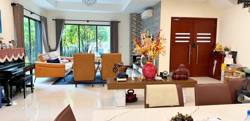 Biệt Thự Giang Văn Minh Quận 2, Góc 2 Mặt Tiền, 277m²