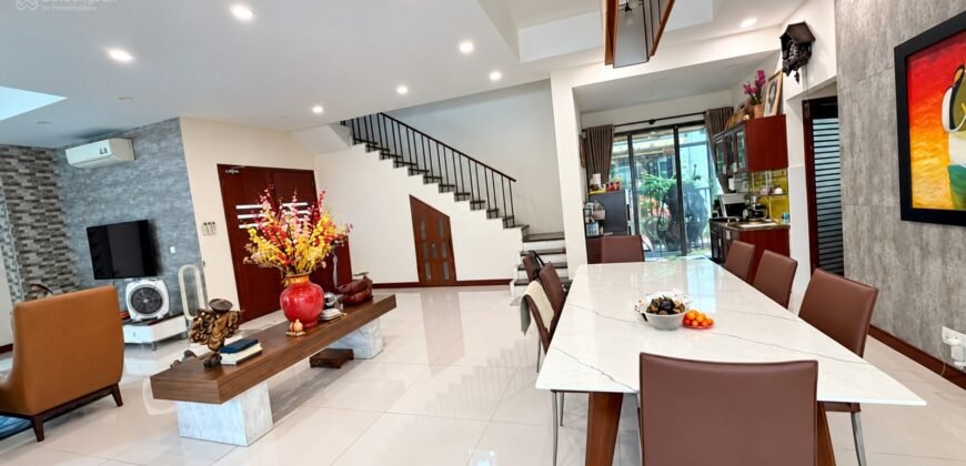 Biệt Thự Giang Văn Minh Quận 2, Góc 2 Mặt Tiền, 277m²
